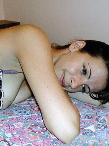 Amateur slut Isa - boots, blowjob and flashing - Photo 26