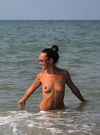 Milena in Alanya Turkey Beach - Photo 4