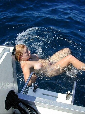 Two Shaved Girls On A Boat  - Photo 25