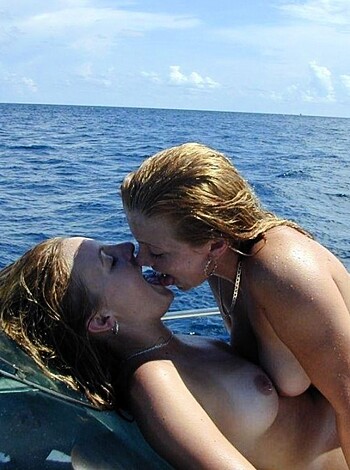 Two Shaved Girls On A Boat  - Photo 31