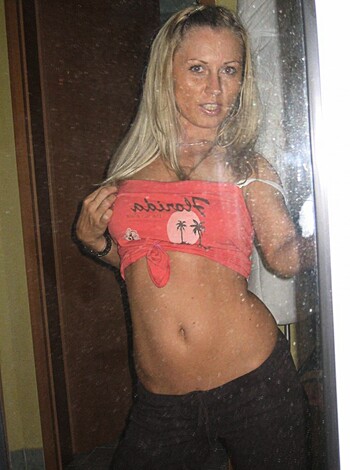 "Pink bra fucking bullshit, ass out like whoa."