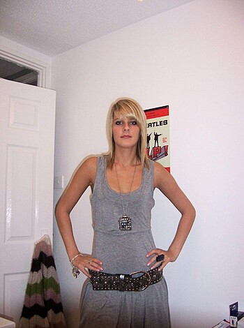 AEZ - Hot Blonde Coed Private Photos  - Photo 10