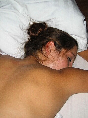 Young Amateur Nude Girl On Holiday  - Photo 22