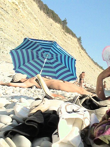 Nude Beach Teens  - Photo 18