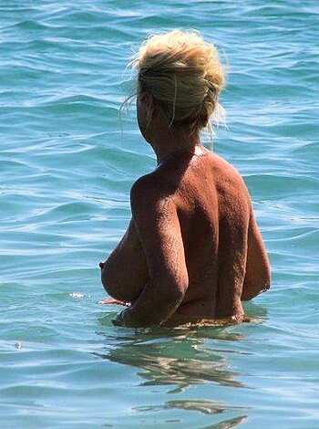PikoTOP - Topless top girls at beach - Photo 6