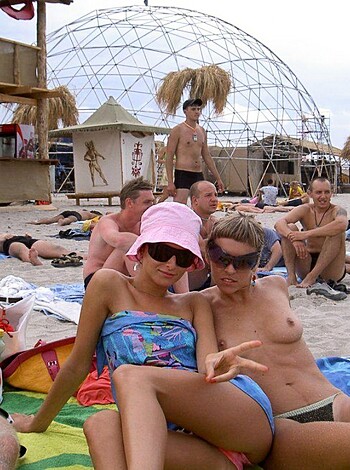PikoTOP - Topless top girls at beach - Photo 25
