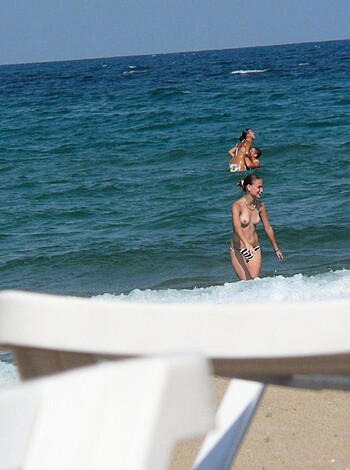 PikoTOP - Topless top girls at beach - Photo 49