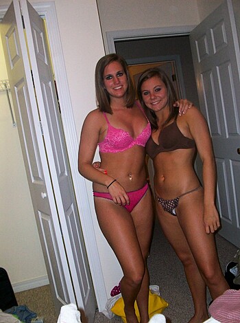 Sweet Girlfriend shows her Naked Body - Photo 14