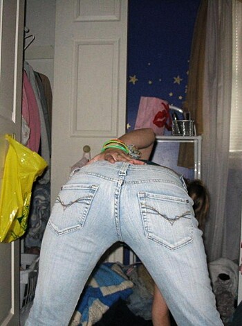 Sexy Teen Girlfriend shows her Cunt - Photo 13