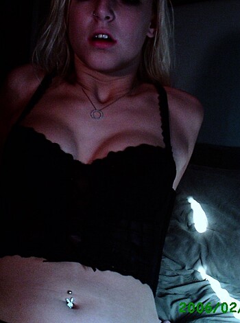 Blonde Teen fingering her Pussy - Photo 41