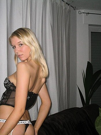 Horny Amateur Slut - Photo 43