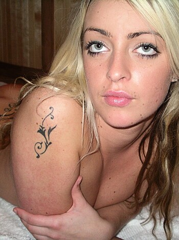 Hot and Sexy Blonde Teen - Photo 6