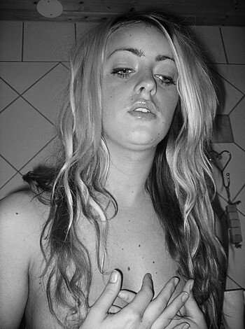 Hot and Sexy Blonde Teen - Photo 16