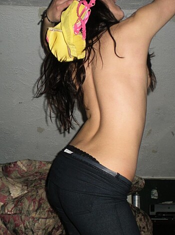 Sweet Teenage Girlfriend - Photo 9