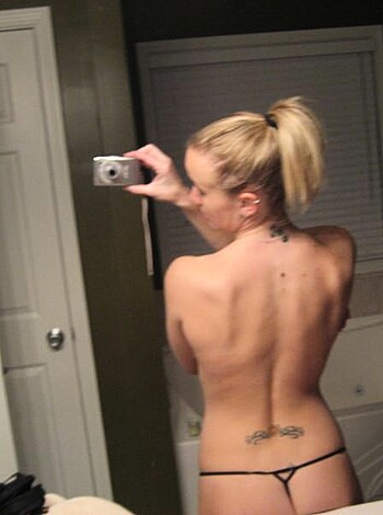 Sexy Blonde - Photo 22