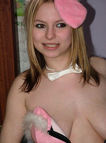 Blonde Jill shows her Hairy Cunt - Photo 44