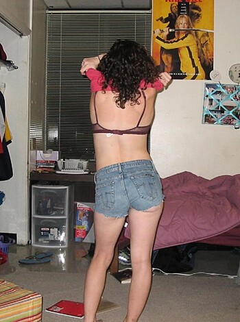 Amateur Girlfriend shows her Cunt - Photo 14