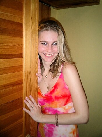 Sweet Blonde shows her Cunt - Photo 32