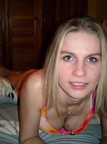 Sweet Blonde shows her Cunt - Photo 36