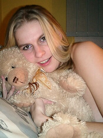 Sweet Blonde shows her Cunt - Photo 83