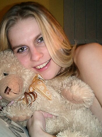 Sweet Blonde shows her Cunt - Photo 84