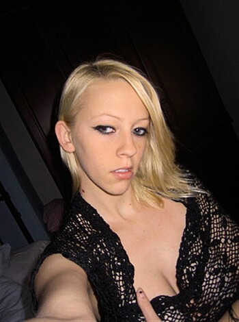 Sexy Blonde Amateur Teen poses - Photo 43
