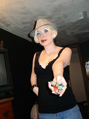 Horny Blonde Amateur Bitch spread her Pussy - Photo 27