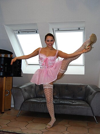 Young ballerina gets fucked by an older man - Photo 19