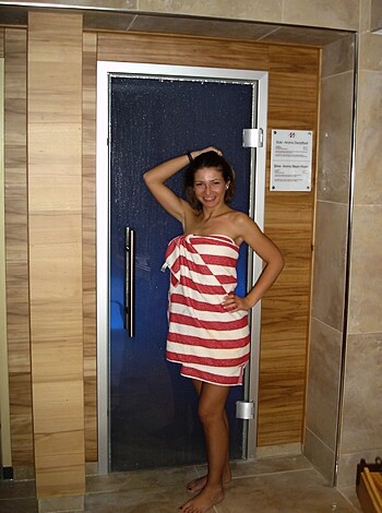 Sexy polish girl in sauna - Photo 1
