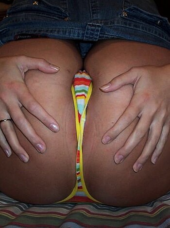 Blonde Amateur Teen shows her Cunt - Photo 6