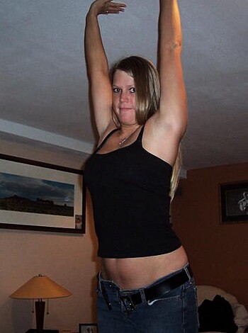 Blonde Amateur Teen shows her Cunt - Photo 24