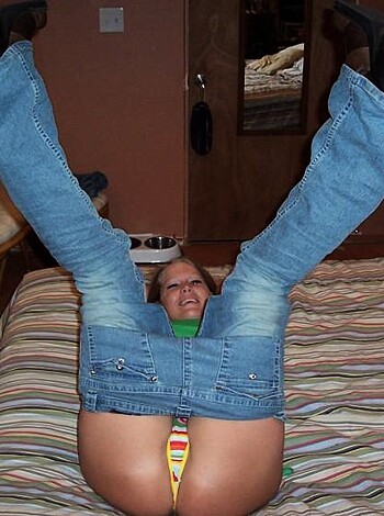 Blonde Amateur Teen shows her Cunt - Photo 19