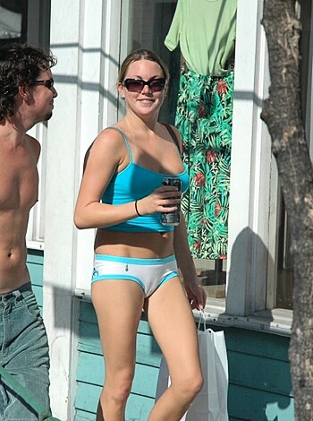 Street cameltoe - Photo 19