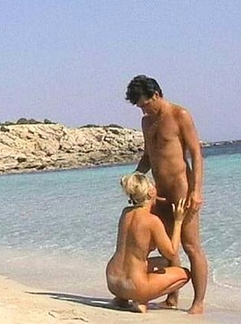 Beach Sex  - Photo 22