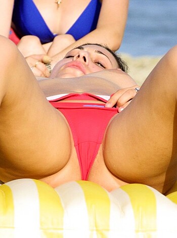 Beach bikini cameltoe 4 (amateur) - Photo 3