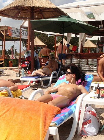 Beach bikini cameltoe 4 (amateur) - Photo 13