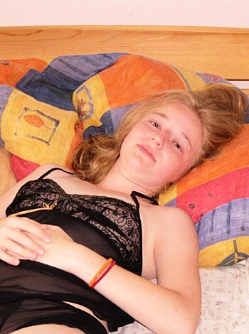 Hot Redhead Girlfriend  - Photo 1
