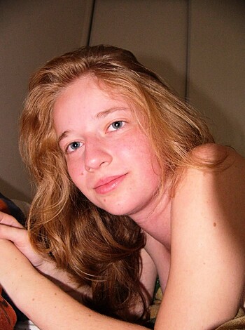 Hot Redhead Girlfriend  - Photo 7