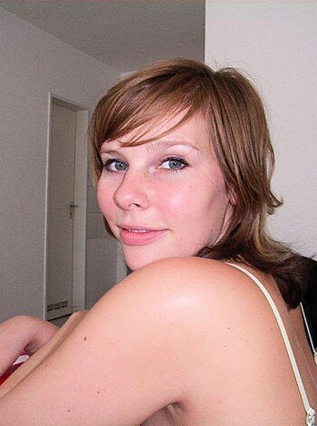 Girlfriend Debhora  - Photo 4