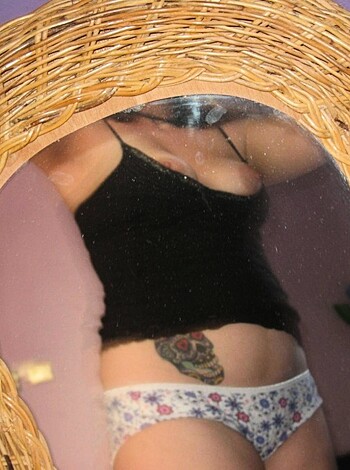 Innocent teen self shoots  - Photo 1