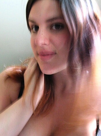 Innocent teen self shoots  - Photo 16
