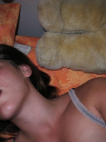 Innocent teen self shoots  - Photo 35