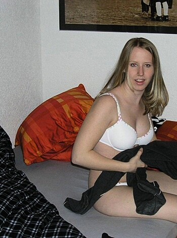 Blond with nosering and puffy nipples - Photo 21