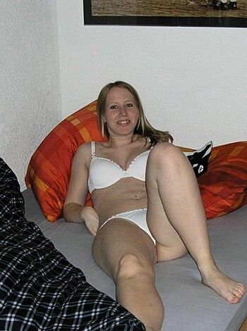 Blond with nosering and puffy nipples - Photo 22