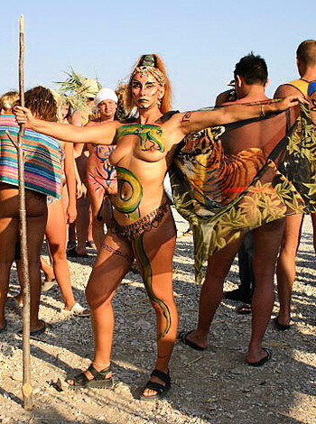Beach Naturist photos - Photo 8