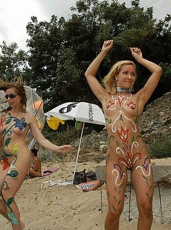Beach Naturist photos - Photo 14