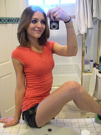 Teen selfpics - Photo 1