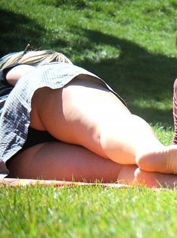 Merteuil candid upskirt collection 001 - Photo 10