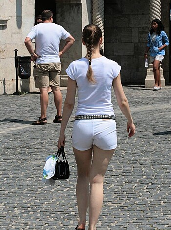 Merteuil candid upskirt collection 001 - Photo 16