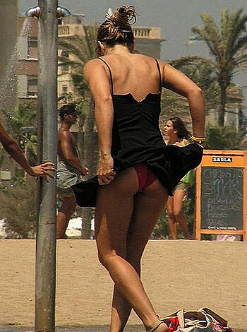 Merteuil candid upskirt collection 001 - Photo 24